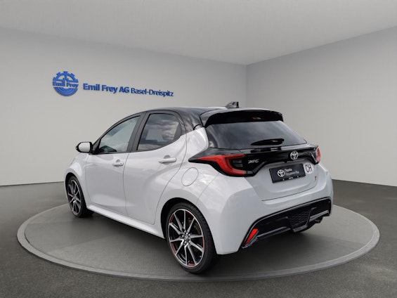 Vehicle image 6