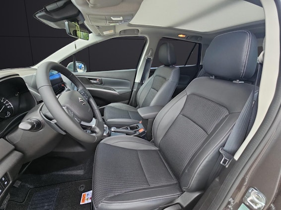 Vehicle image 9 Vehicle image 9