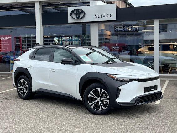 First vehicle image First vehicle image