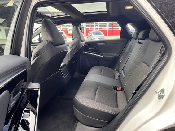 Vehicle image 12 Vehicle image 12