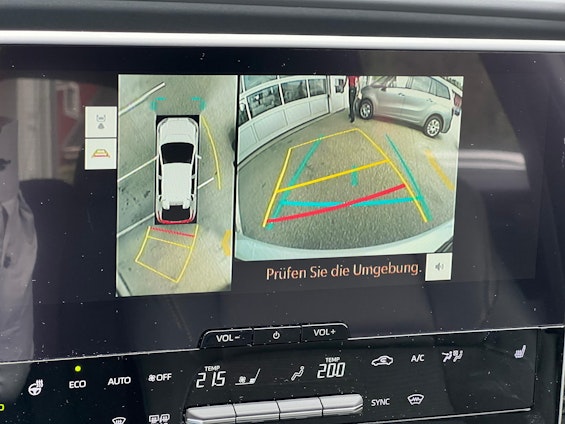 Vehicle image 18 Vehicle image 18