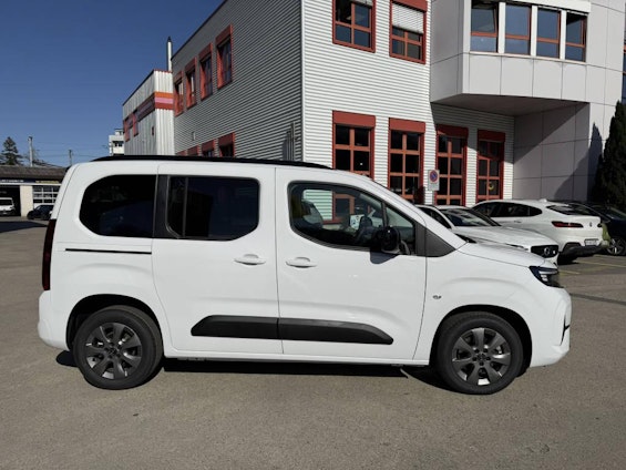 Vehicle image 6 Vehicle image 6