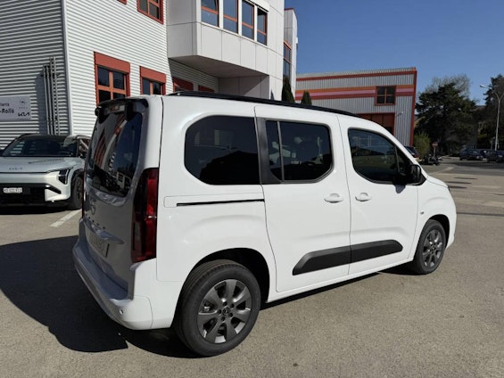 Vehicle image 5 Vehicle image 5