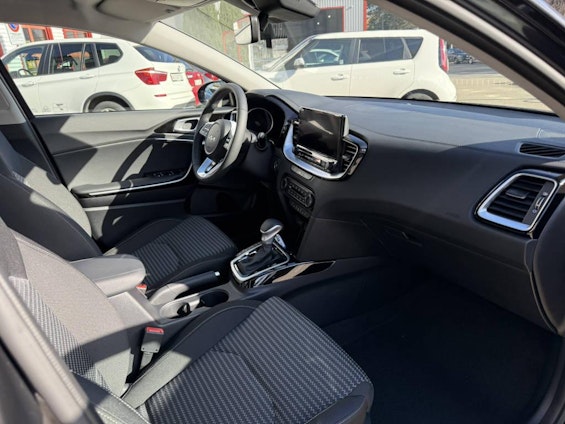 Vehicle image 11 Vehicle image 11