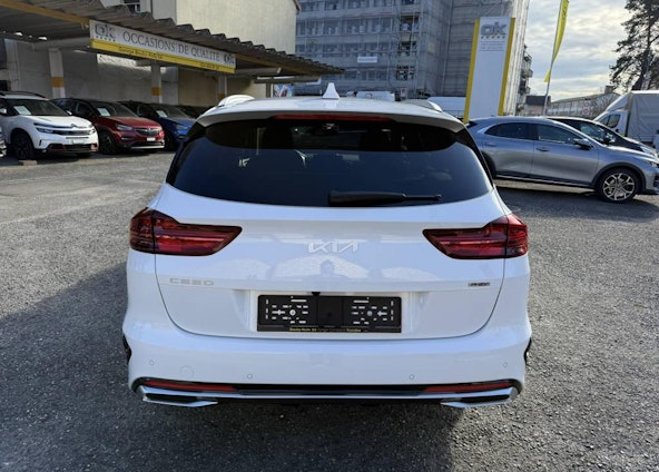 Vehicle image 4 Vehicle image 4