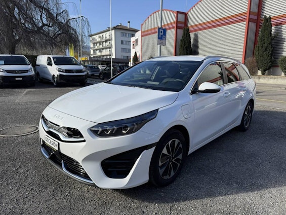 First vehicle image