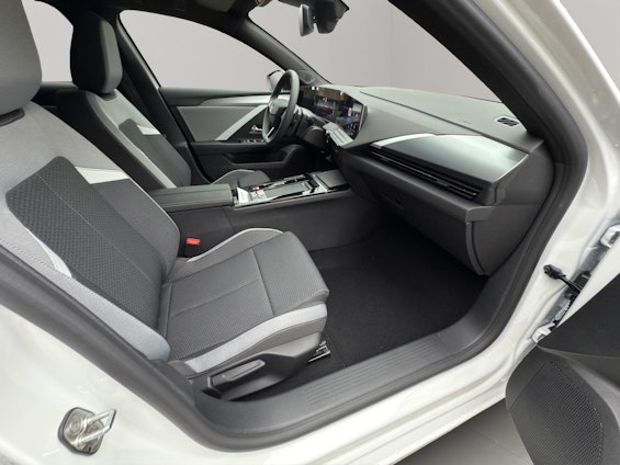 Vehicle image 13 Vehicle image 13