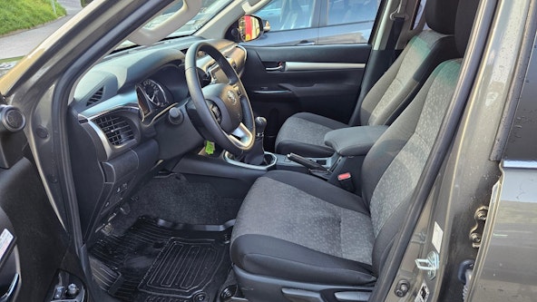 Vehicle image 6 Vehicle image 6