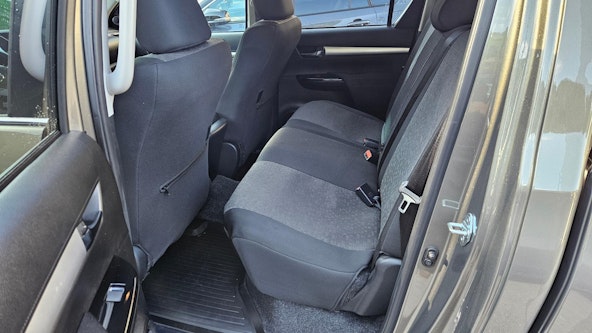 Vehicle image 9 Vehicle image 9