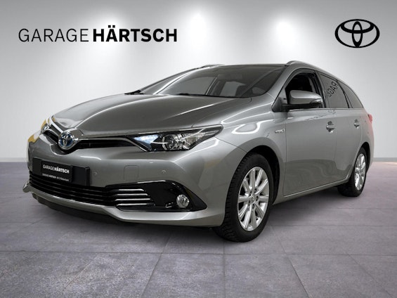 First vehicle image