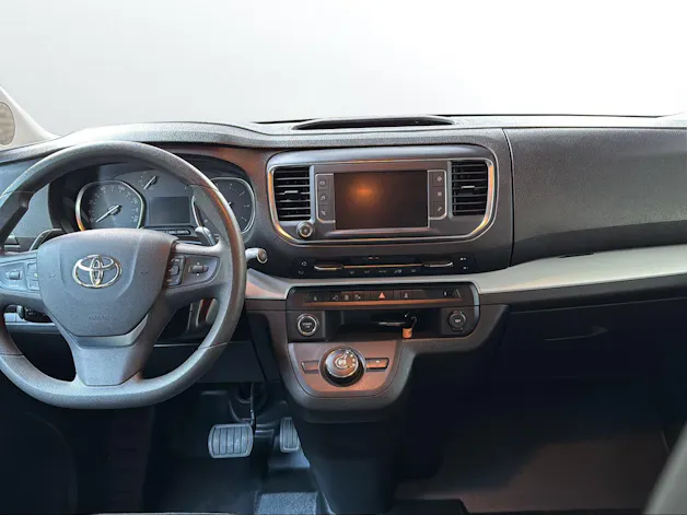 Toyota PROACE Verso L1 2.0 D Shuttle