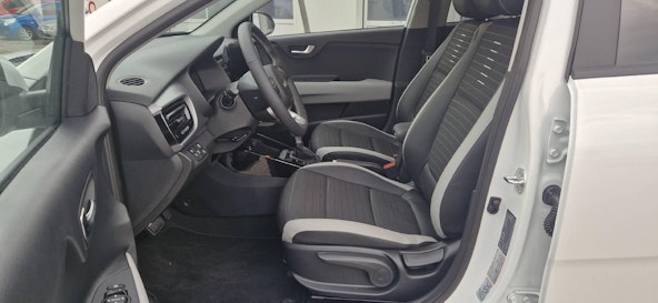 Vehicle image 3 Vehicle image 3