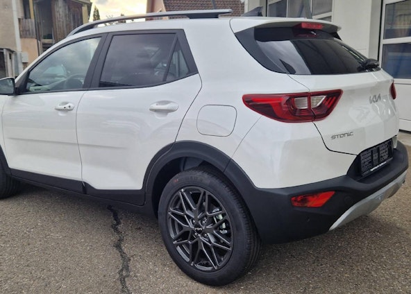 Vehicle image 10 Vehicle image 10