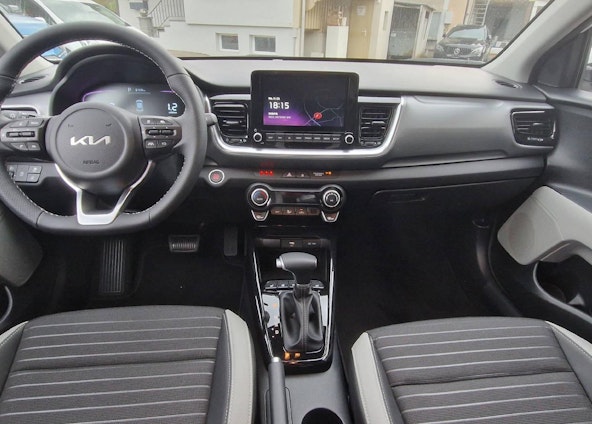 Vehicle image 4 Vehicle image 4