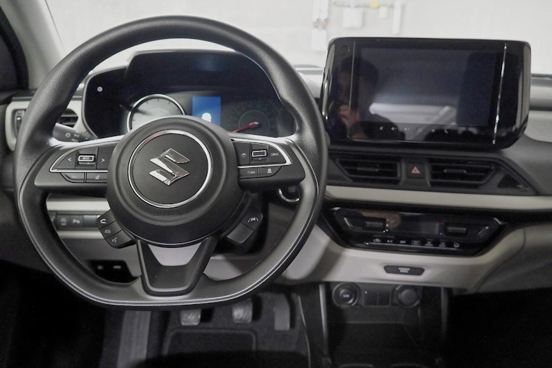 Vehicle image SUZUKI SWIFT