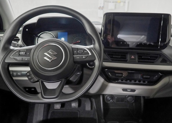 Vehicle image 4 Vehicle image 4