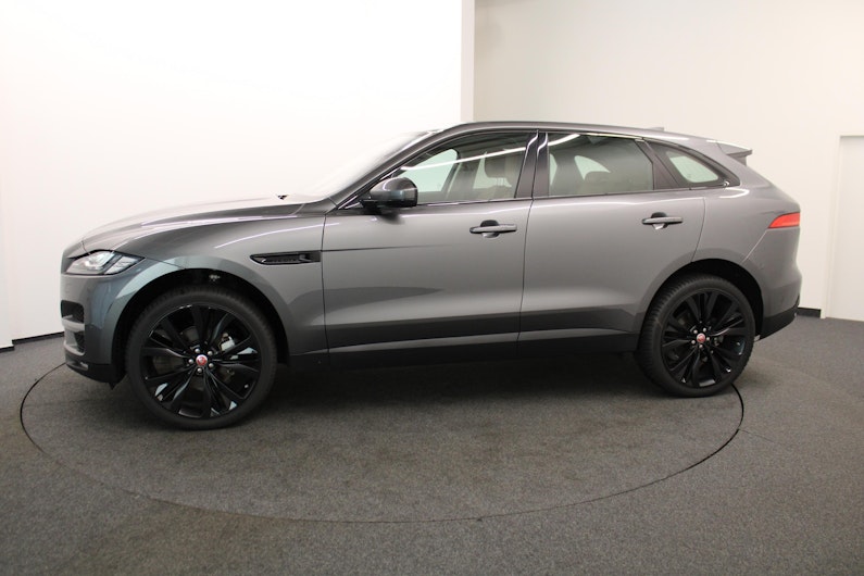 Vehicle image JAGUAR F-PACE