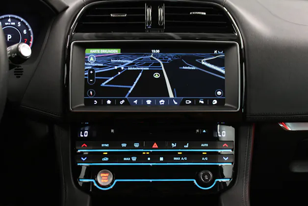 Jaguar F-Pace 2.0 T 250 PORTFOLIO AWD *LEASING 1.99%*