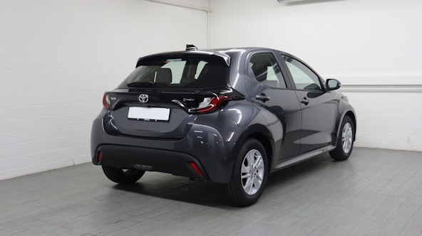 Vehicle image 4