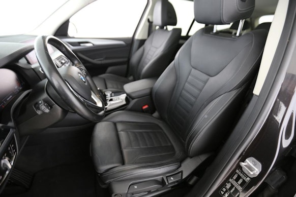 BMW X3 20d xDrive paddles 2