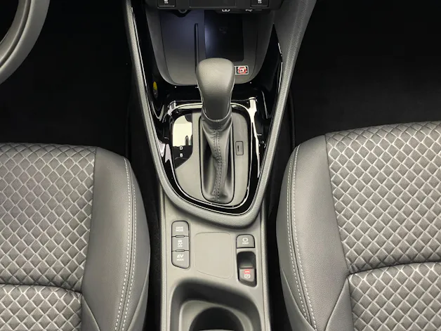 Toyota Yaris 1.5 VVT-i HSD Premium