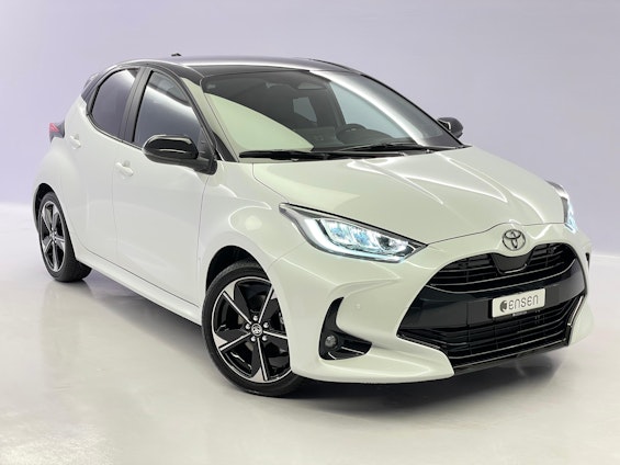 First vehicle image
