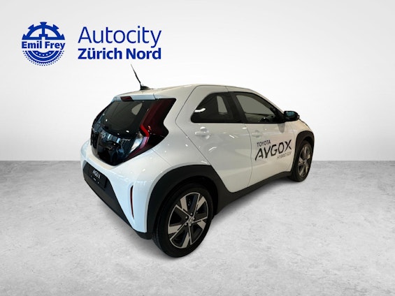 Vehicle image 4 Vehicle image 4