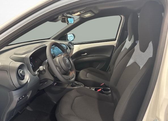 Vehicle image 11 Vehicle image 11