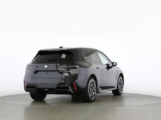 BMW iX xDrive60 2
