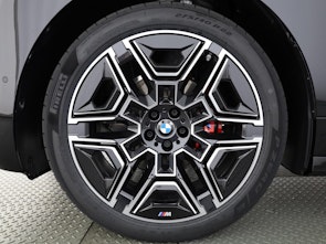 Vehicle image BMW iX xDrive60