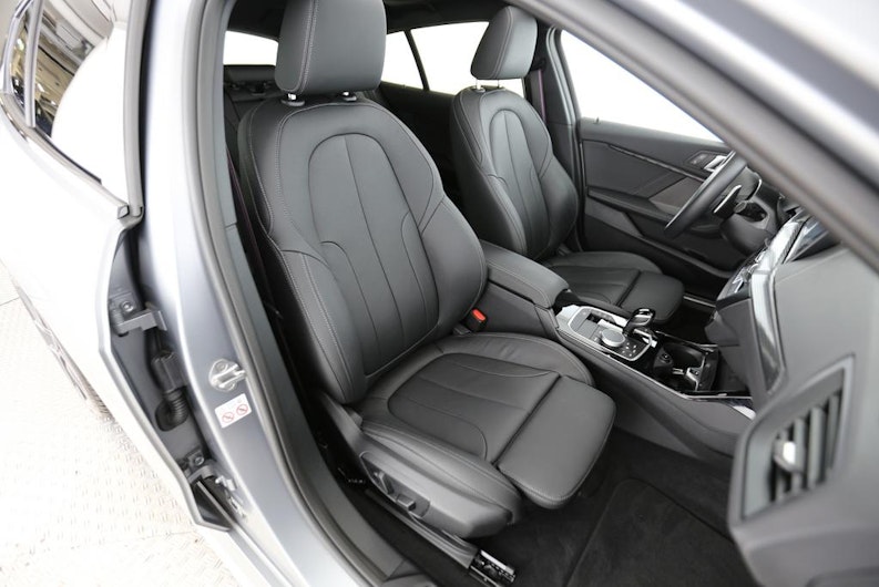 Vehicle image BMW 1 SERIES