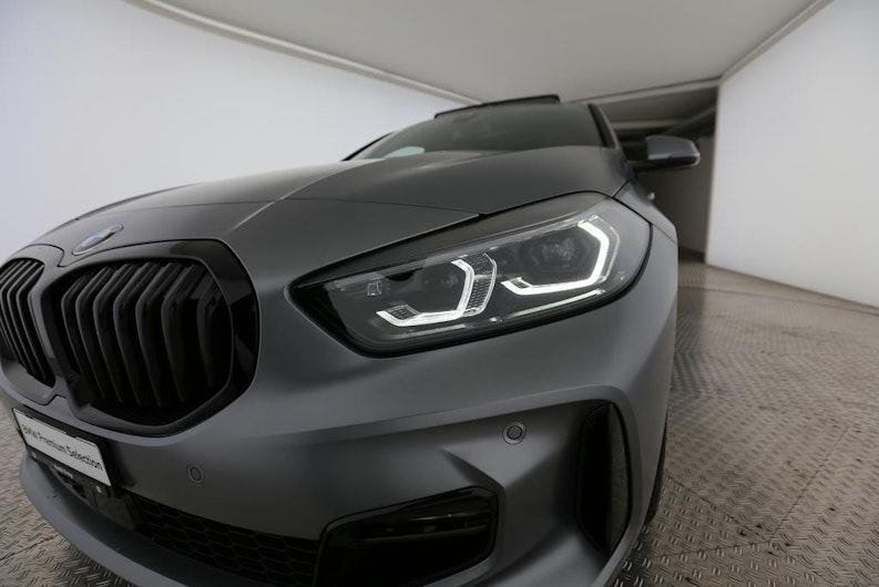 Vehicle image BMW 1 SERIES