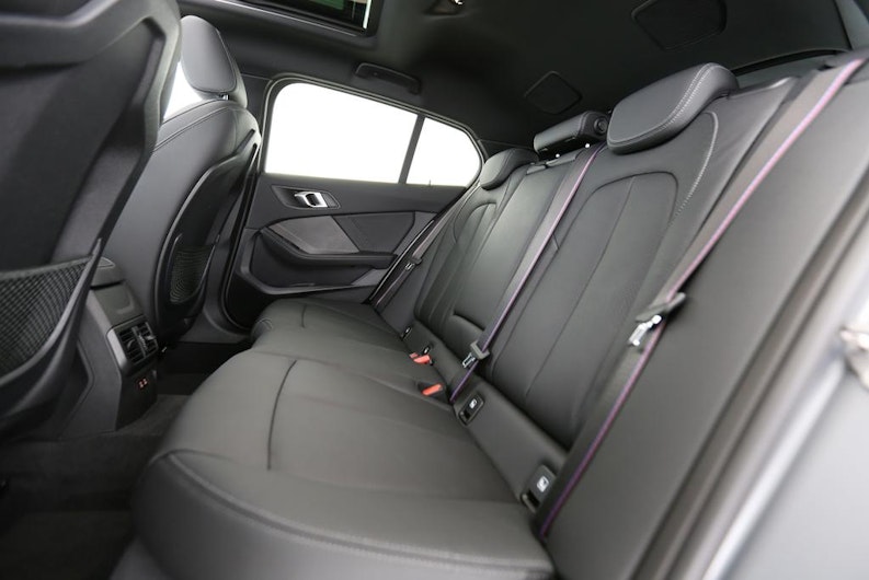 Vehicle image BMW 1 SERIES