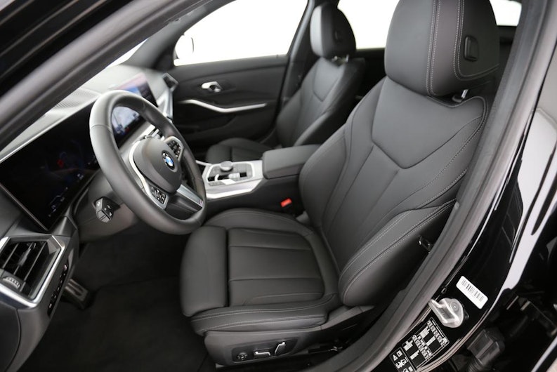 Vehicle image BMW 3 SERIES