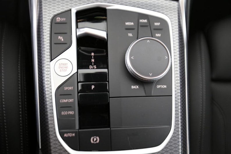 Vehicle image BMW 3 SERIES