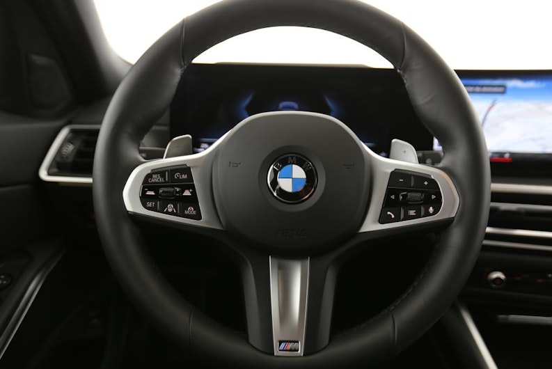 Vehicle image BMW 3 SERIES