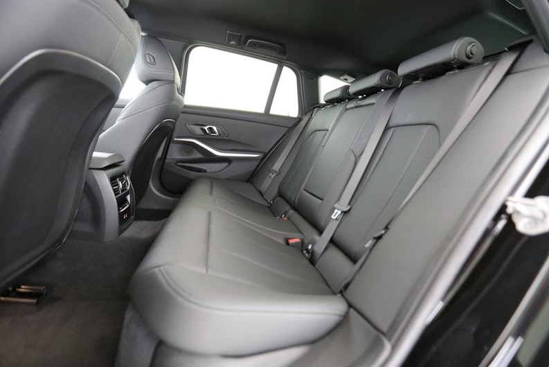 Vehicle image BMW 3 SERIES