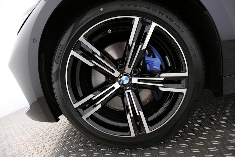 Vehicle image BMW 3 SERIES