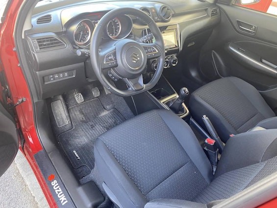 Vehicle image 11