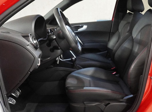 AUDI S1 Sportback 2.0 TFSI quattro 2