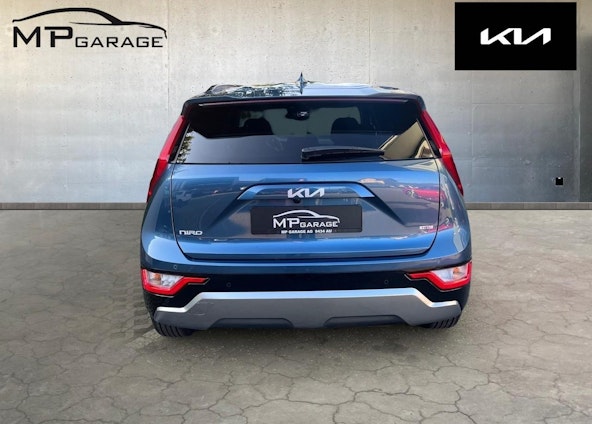 Vehicle image 4 Vehicle image 4