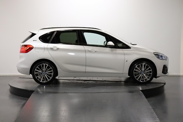 BMW 225xe Active Tourer 2