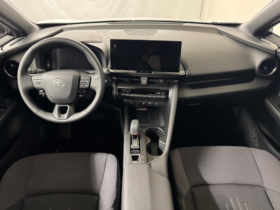 Vehicle image 6