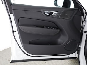 Vehicle image VOLVO XC60 2.0 T8 TE Black Edition eAWD