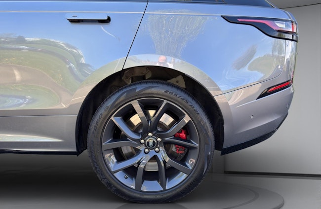 Vehicle image 17 Vehicle image 17