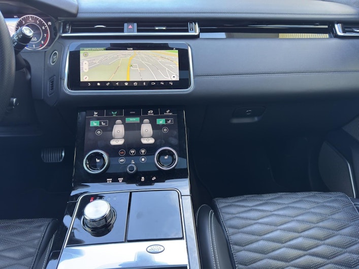 Vehicle image LAND ROVER RANGE ROVER VELAR