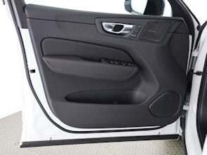 Vehicle image VOLVO XC60 2.0 T8 TE Black Edition eAWD