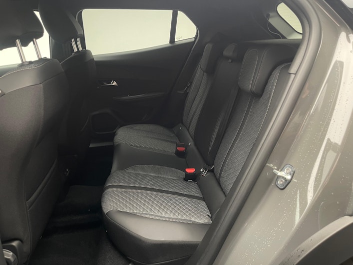 Vehicle image PEUGEOT 2008