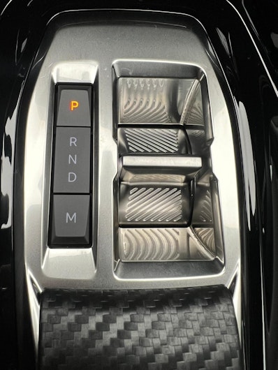 Vehicle image PEUGEOT 2008