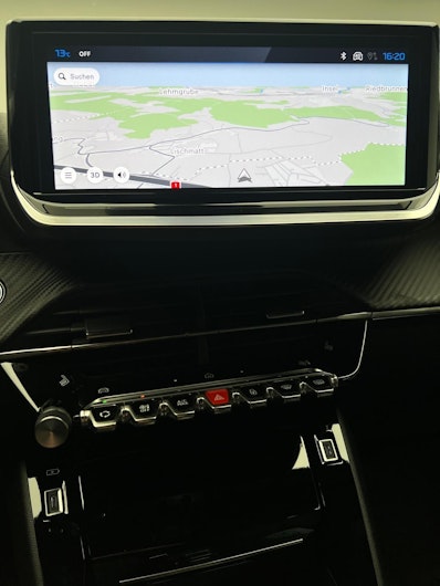 Vehicle image PEUGEOT 2008